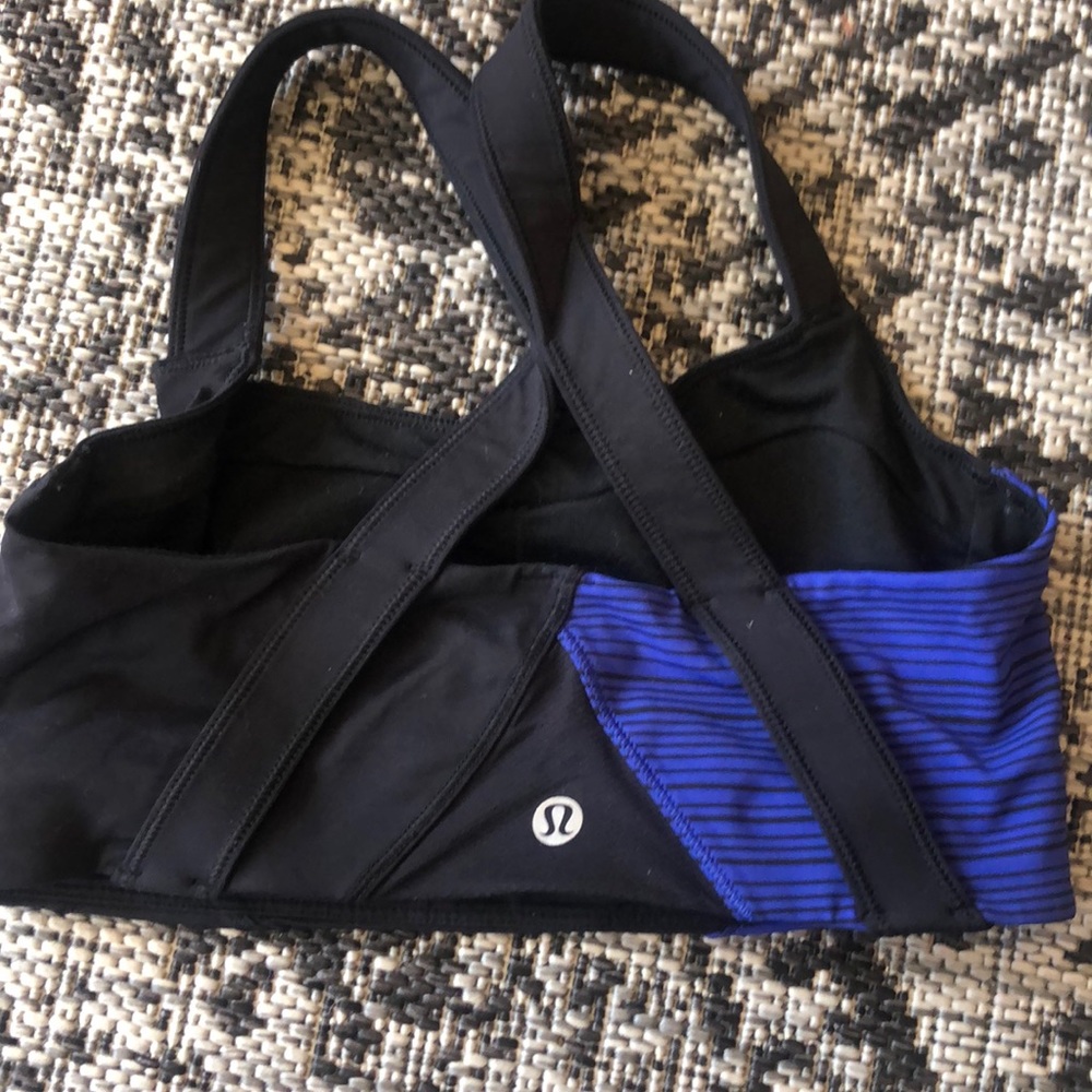 Lululemon sports bra